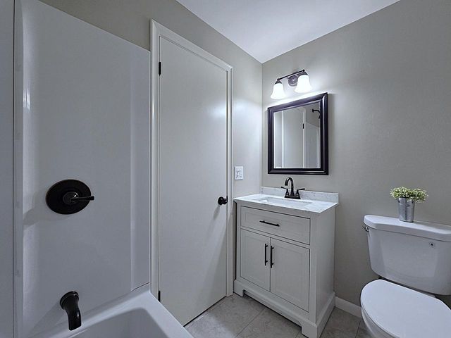 W136N7015 Claas ROAD, Menomonee Falls, WI 53051