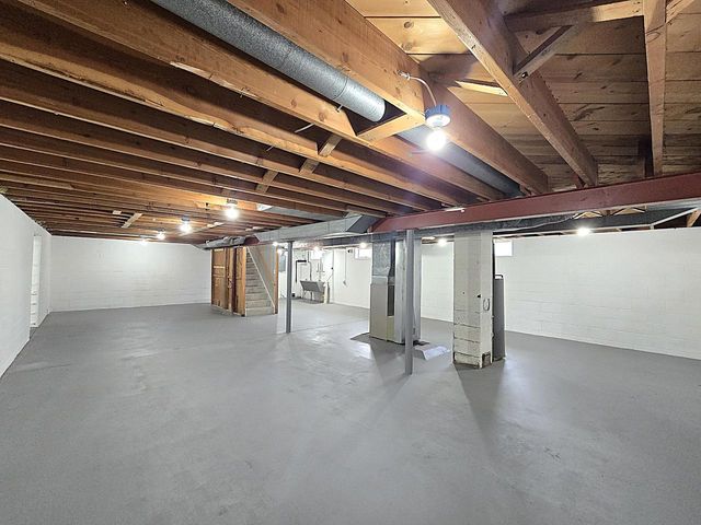 W136N7015 Claas ROAD, Menomonee Falls, WI 53051