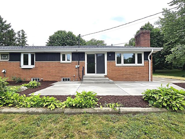 W136N7015 Claas ROAD, Menomonee Falls, WI 53051