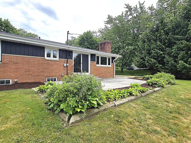 W136N7015 Claas ROAD, Menomonee Falls, WI 53051