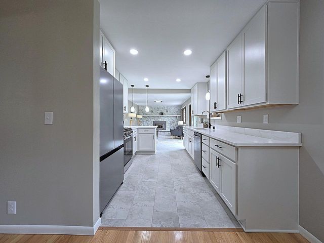 W136N7015 Claas ROAD, Menomonee Falls, WI 53051