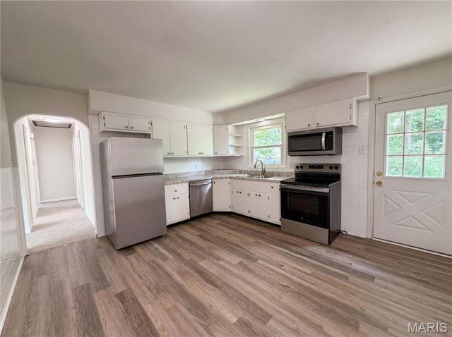 1116 Cunningham Avenue, St Charles, MO 63301