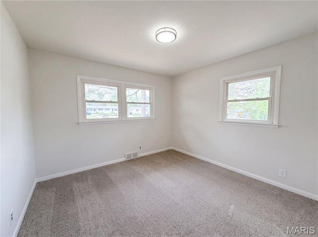 1116 Cunningham Avenue, St Charles, MO 63301