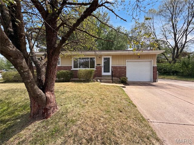 1116 Cunningham Avenue, St Charles, MO 63301