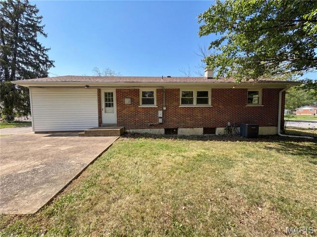 1116 Cunningham Avenue, St Charles, MO 63301