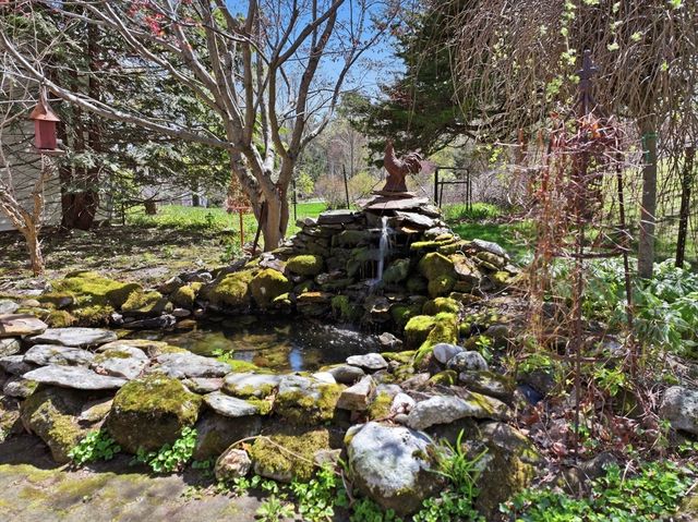 16 Brigham Rd, Paxton, MA 01612
