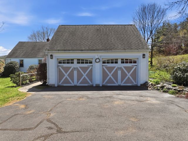 16 Brigham Rd, Paxton, MA 01612