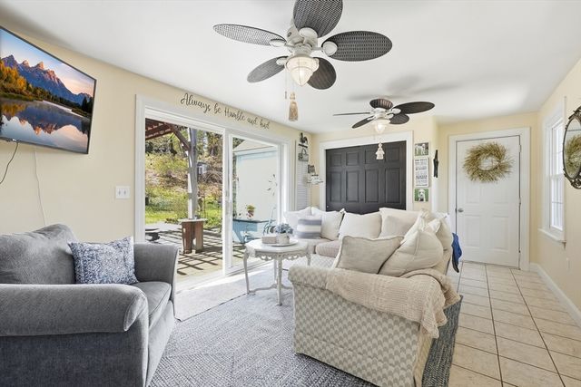 16 Brigham Rd, Paxton, MA 01612