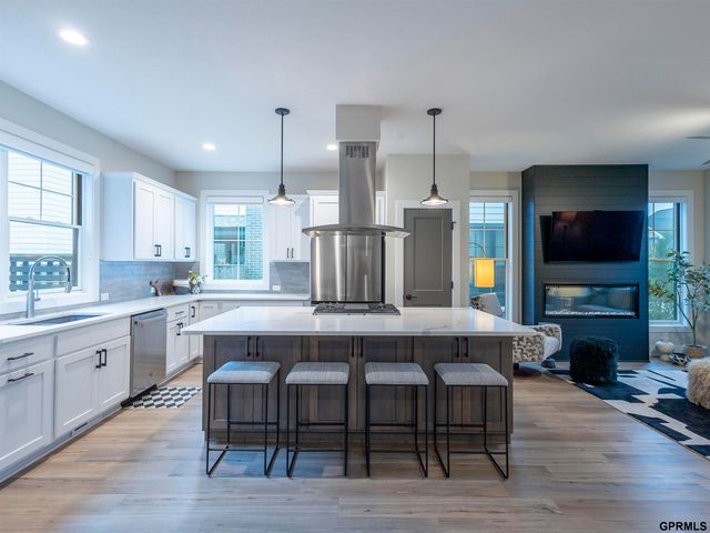 567 Blue Sage Boulevard, Lincoln, NE 68521