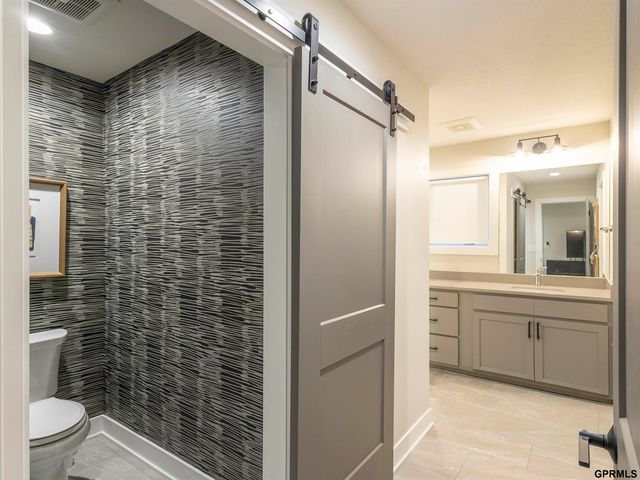 567 Blue Sage Boulevard, Lincoln, NE 68521