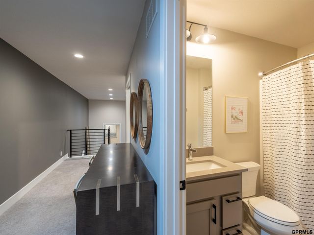 567 Blue Sage Boulevard, Lincoln, NE 68521