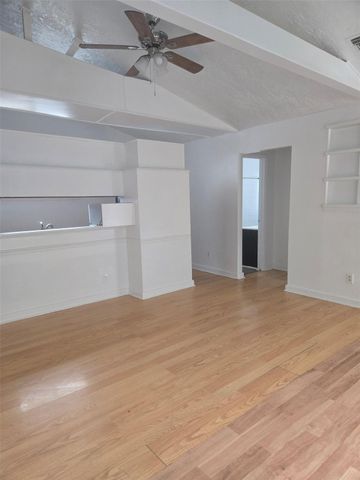 21401 W Hammond Drive D1, Porter, TX 77365