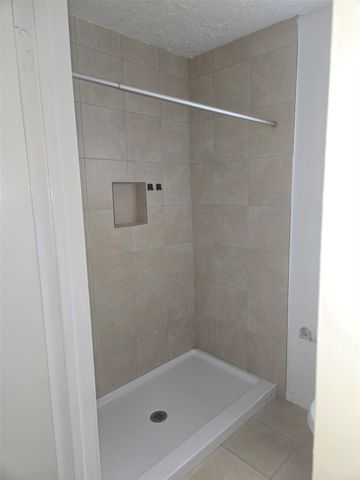 21401 W Hammond Drive D1, Porter, TX 77365
