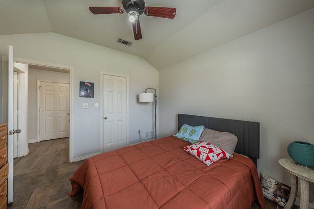 425 Madison Place, Ponder, TX 76259