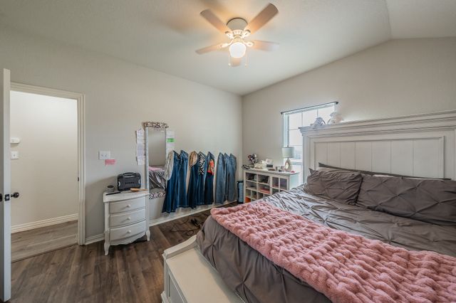 425 Madison Place, Ponder, TX 76259