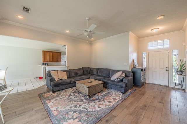 425 Madison Place, Ponder, TX 76259