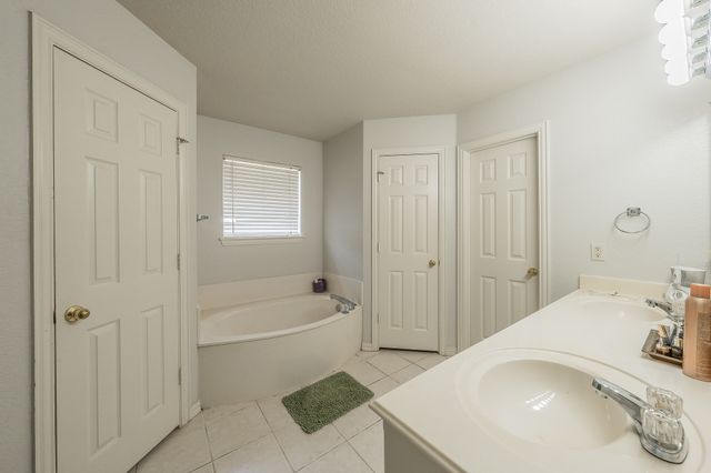 425 Madison Place, Ponder, TX 76259