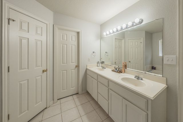 425 Madison Place, Ponder, TX 76259