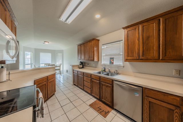 425 Madison Place, Ponder, TX 76259
