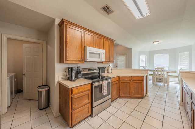 425 Madison Place, Ponder, TX 76259