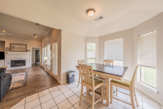425 Madison Place, Ponder, TX 76259