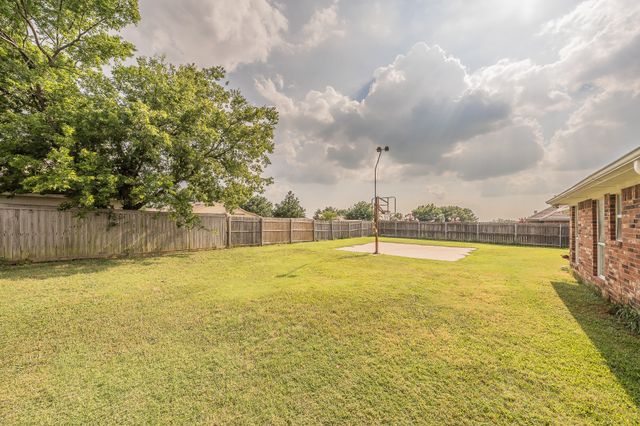 425 Madison Place, Ponder, TX 76259