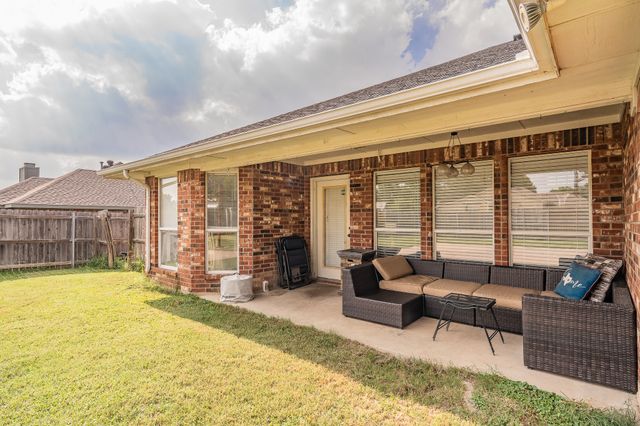 425 Madison Place, Ponder, TX 76259