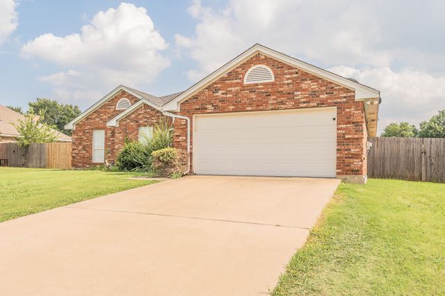 425 Madison Place, Ponder, TX 76259