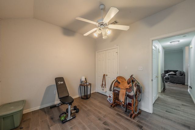 425 Madison Place, Ponder, TX 76259