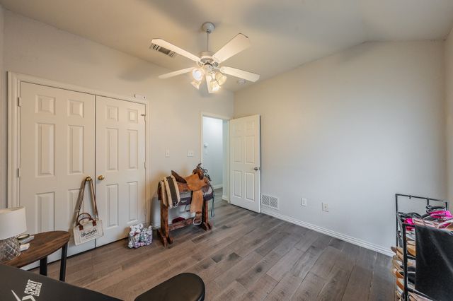 425 Madison Place, Ponder, TX 76259