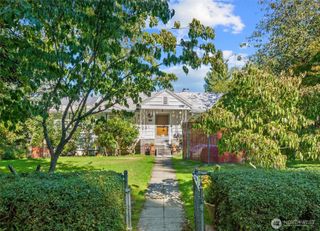 2704 NE 92nd Street, Seattle, WA 98115