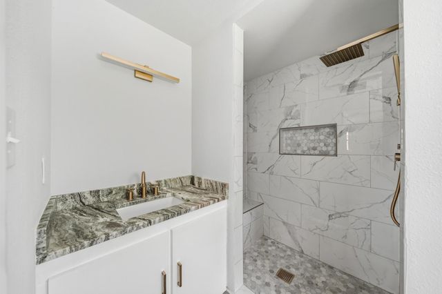 5926 Warm Springs Road, Houston, TX 77035