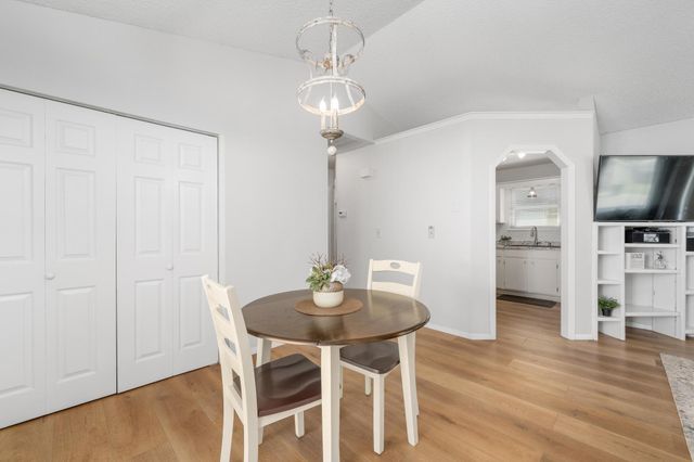 921 E 52nd St S, Wichita, KS 67216