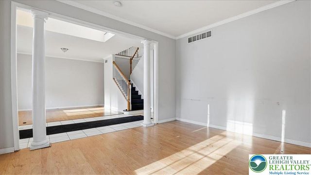 106 Swartsburo Drive, Lehman Twp, PA 18371