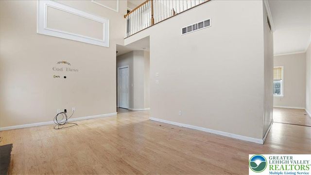 106 Swartsburo Drive, Lehman Twp, PA 18371