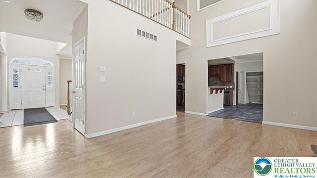 106 Swartsburo Drive, Lehman Twp, PA 18371