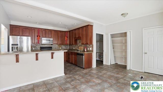 106 Swartsburo Drive, Lehman Twp, PA 18371