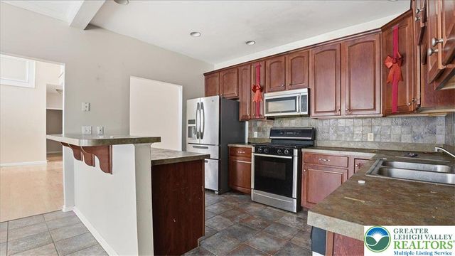 106 Swartsburo Drive, Lehman Twp, PA 18371