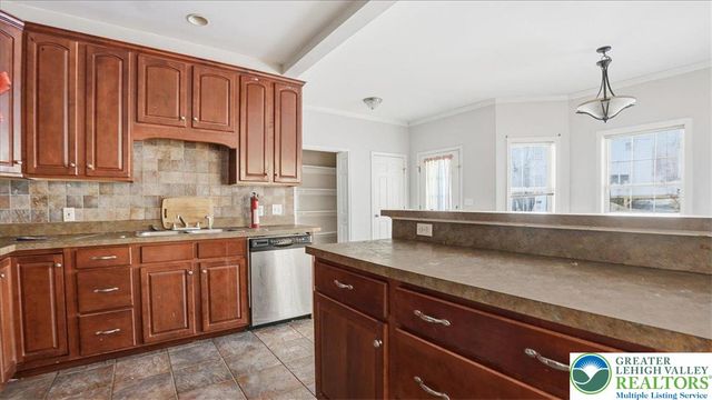 106 Swartsburo Drive, Lehman Twp, PA 18371