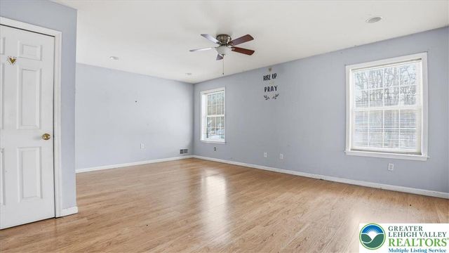 106 Swartsburo Drive, Lehman Twp, PA 18371