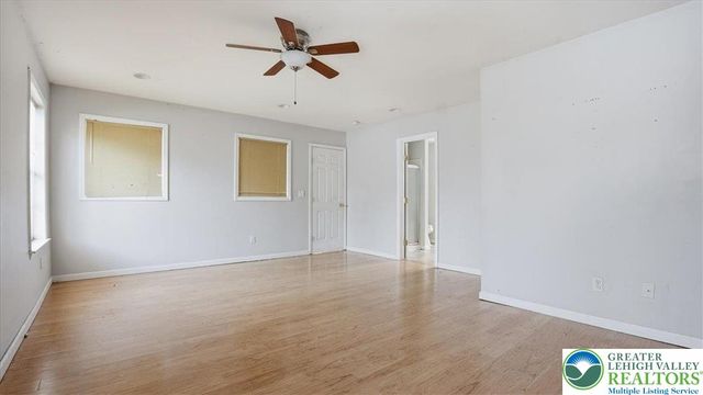 106 Swartsburo Drive, Lehman Twp, PA 18371