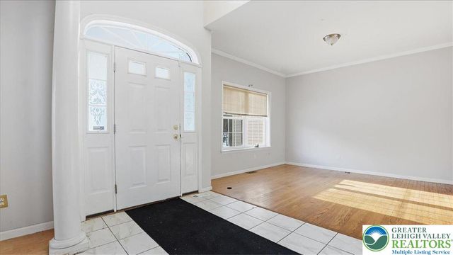 106 Swartsburo Drive, Lehman Twp, PA 18371