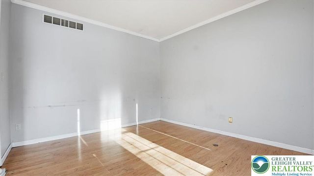 106 Swartsburo Drive, Lehman Twp, PA 18371