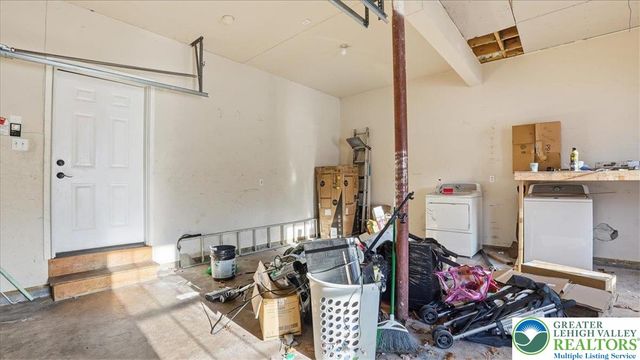 106 Swartsburo Drive, Lehman Twp, PA 18371