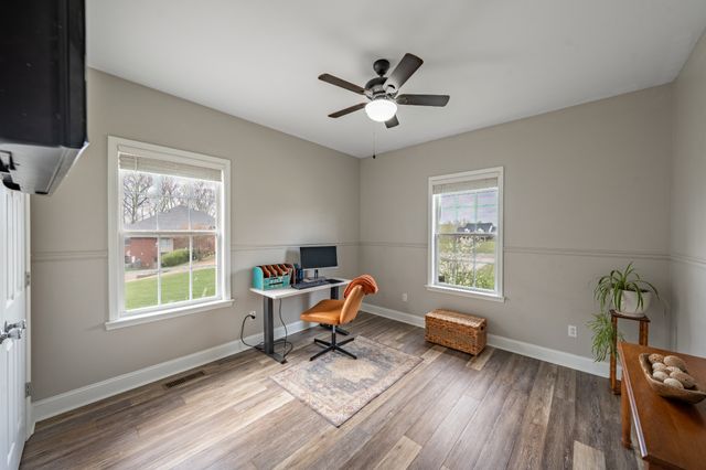 2060 Hickory Dr, Springfield, TN 37172