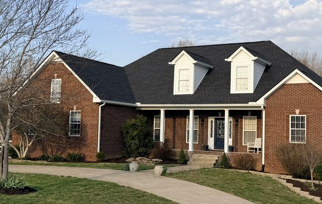 2060 Hickory Dr, Springfield, TN 37172