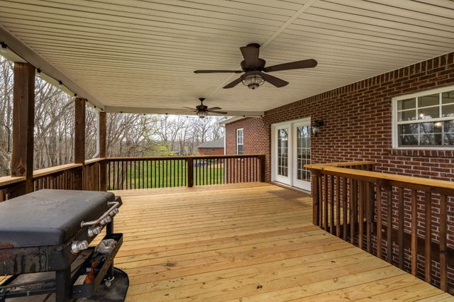 2060 Hickory Dr, Springfield, TN 37172