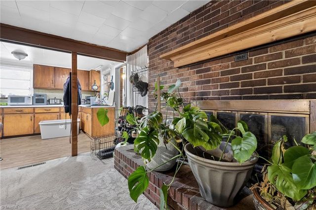 612 School Street, Walnut Cove, NC 27052