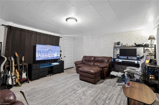 612 School Street, Walnut Cove, NC 27052