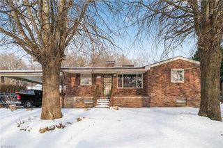 612 School Street, Walnut Cove, NC 27052